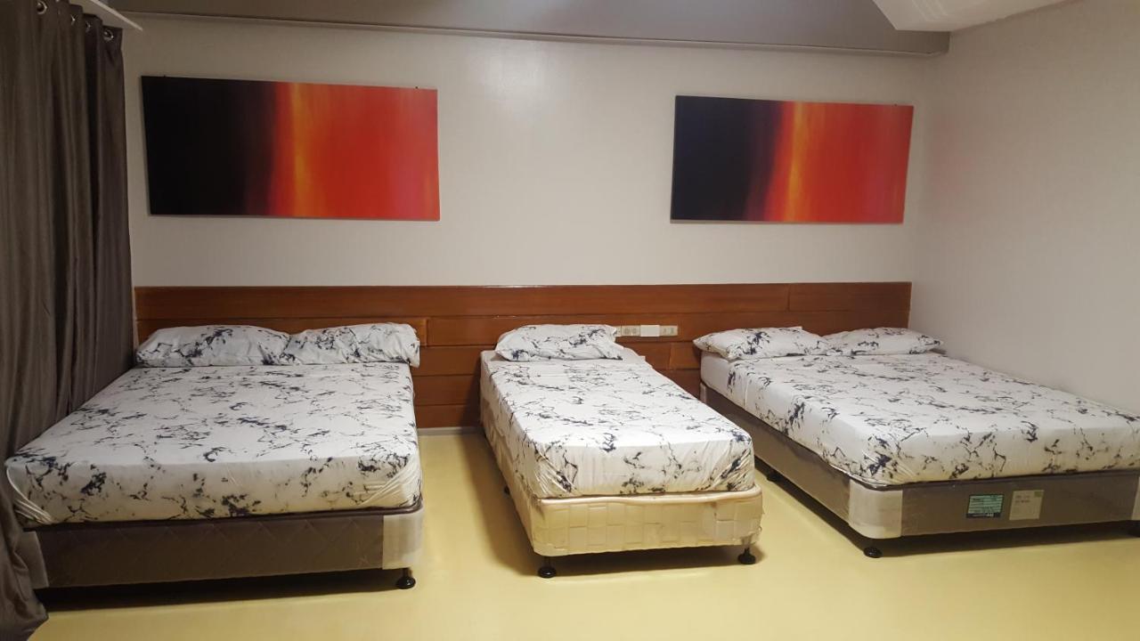 Naps & Maps Hostel Cebu Stadt Exterior foto